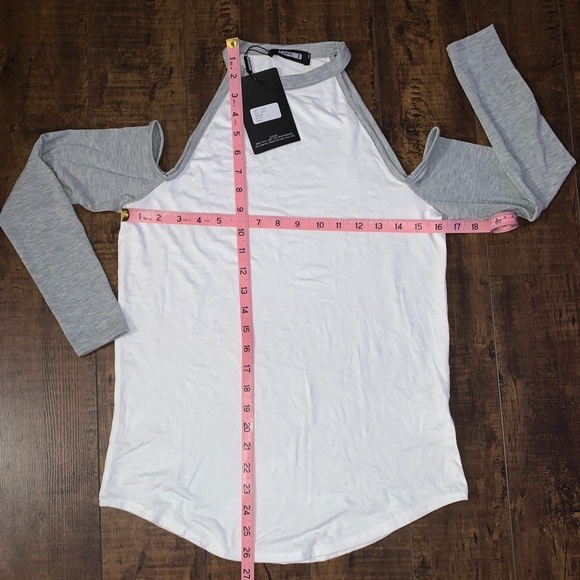 MISSGUIDED COLD SHOULDER TOP - Picture 2 of 5